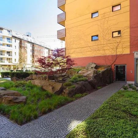 Elegancki Apartament Od Dziedzinca, 60M2, Parking, Rynek 700 M *