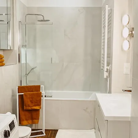 Elegancki Apartament Od Dziedzinca, 60M2, Parking, Rynek 700 M * Wrocław