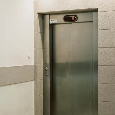 דירה Elegancki Od Dziedzinca, 60m2, Parking, Rynek 700 M