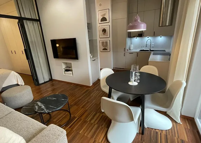 דירה Elegancki Od Dziedzinca, 60m2, Parking, Rynek 700 M *