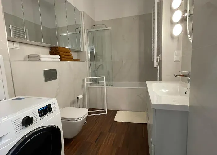 דירה Elegancki Od Dziedzinca, 60m2, Parking, Rynek 700 M