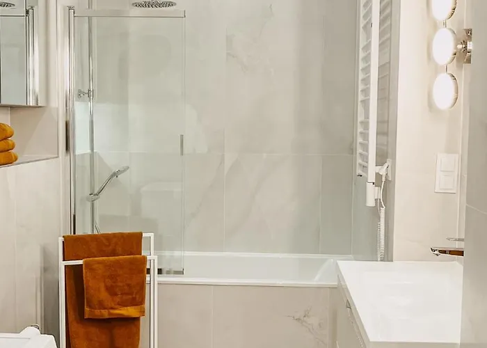 Elegancki Od Dziedzinca, 60m2, Parking, Rynek 700 M * ורוצלב