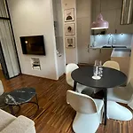 Apartment Elegancki Od Dziedzinca, 60m2, Parking, Rynek 700 M *